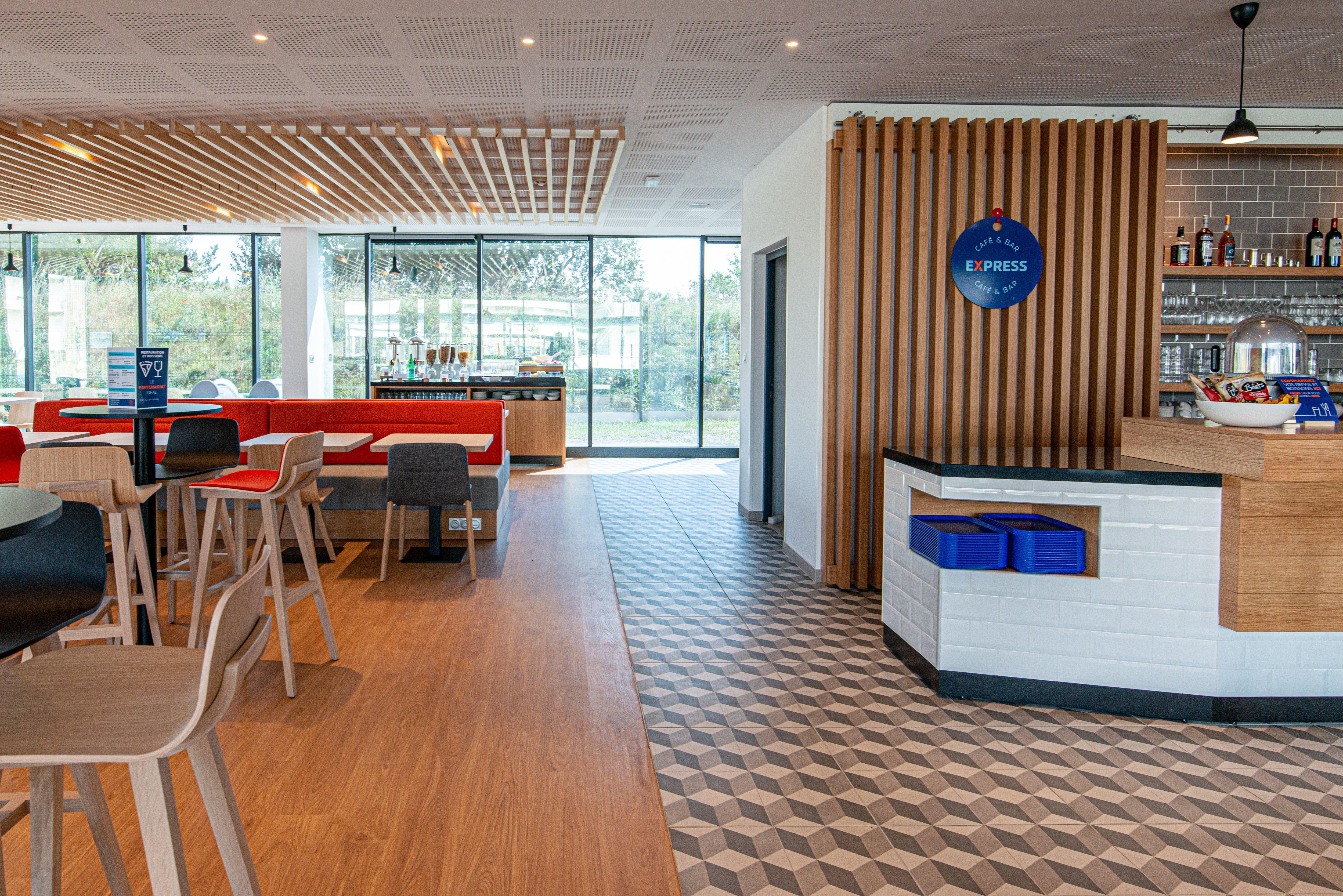 Holiday Inn Express - Bordeaux - Lormont By Ihg Zewnętrze zdjęcie